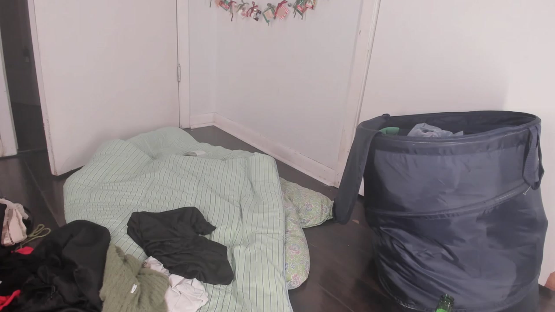 Gallery image thumbnail from NaomiDee's myfreecams stream on, 12/14/2023, 10:50 image 13 of 20