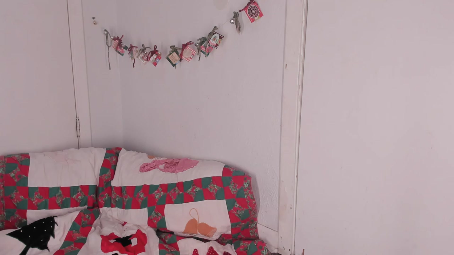 Gallery image thumbnail from NaomiDee's myfreecams stream on, 12/15/2023, 10:45 image 15 of 20