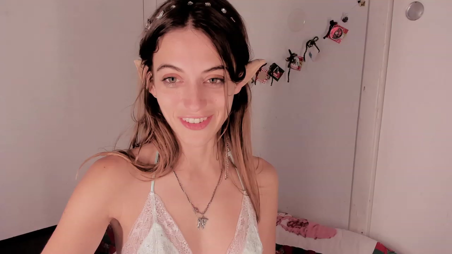 Gallery image thumbnail from NaomiDee's myfreecams stream on, 12/16/2023, 05:23 image 4 of 20
