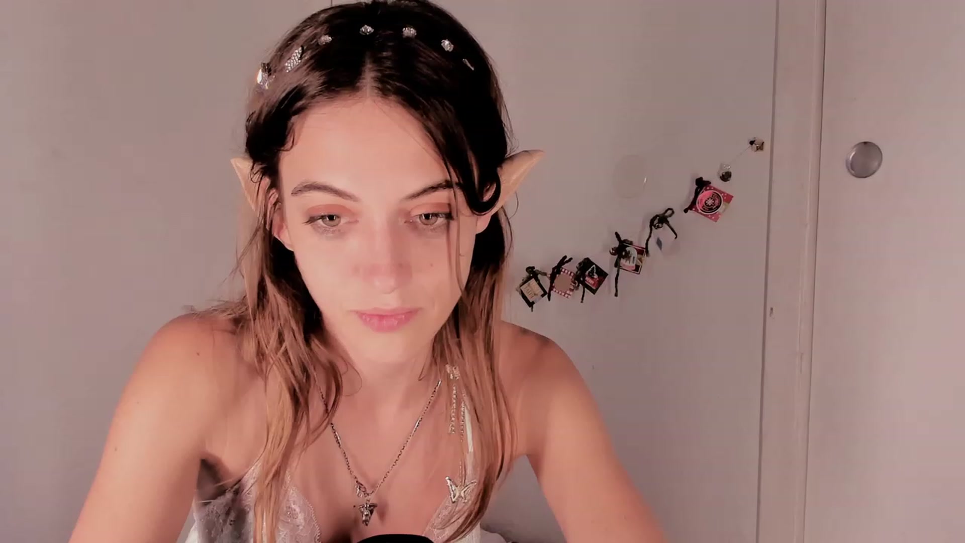 Gallery image thumbnail from NaomiDee's myfreecams stream on, 12/16/2023, 05:23 image 5 of 20
