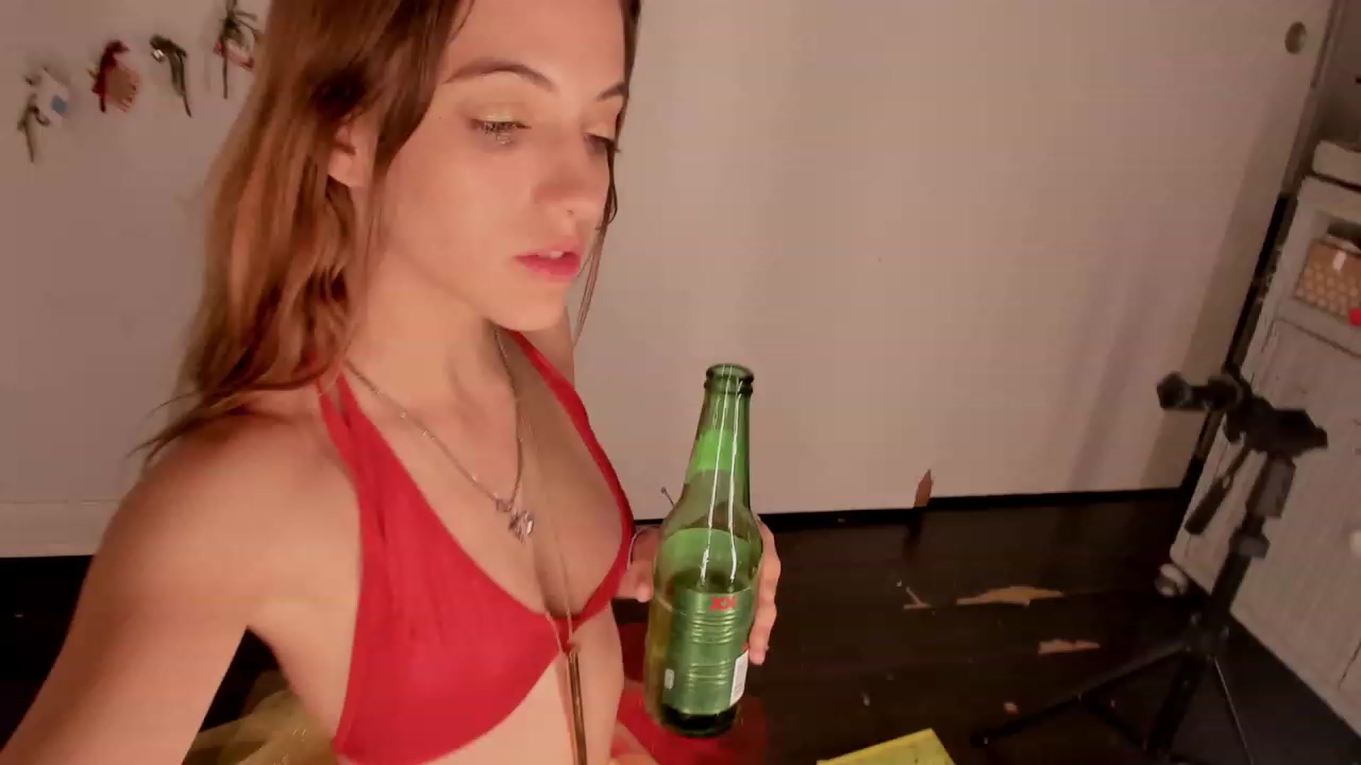 Gallery image thumbnail from NaomiDee's myfreecams stream on, 12/18/2023, 11:08 image 13 of 20