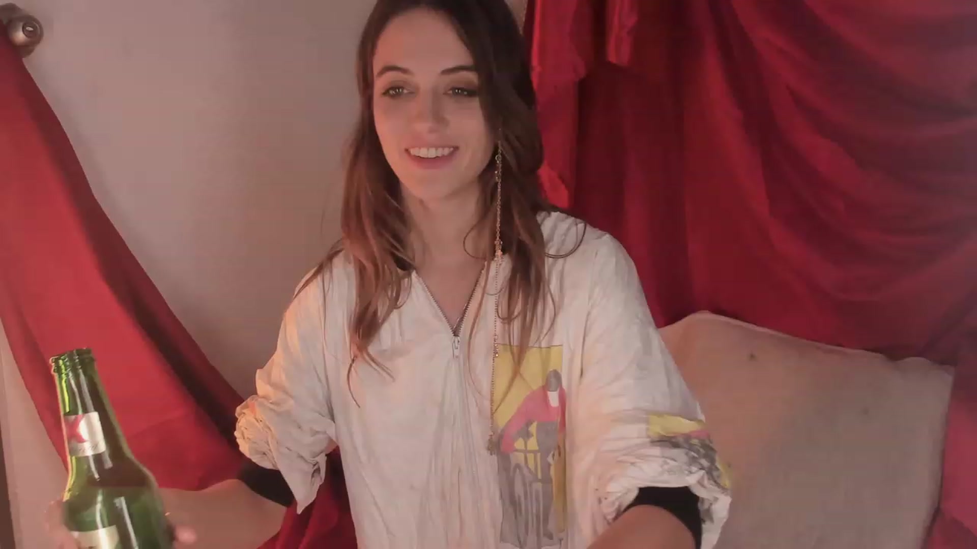 Gallery image thumbnail from NaomiDee's myfreecams stream on, 12/26/2023, 15:43 image 12 of 20