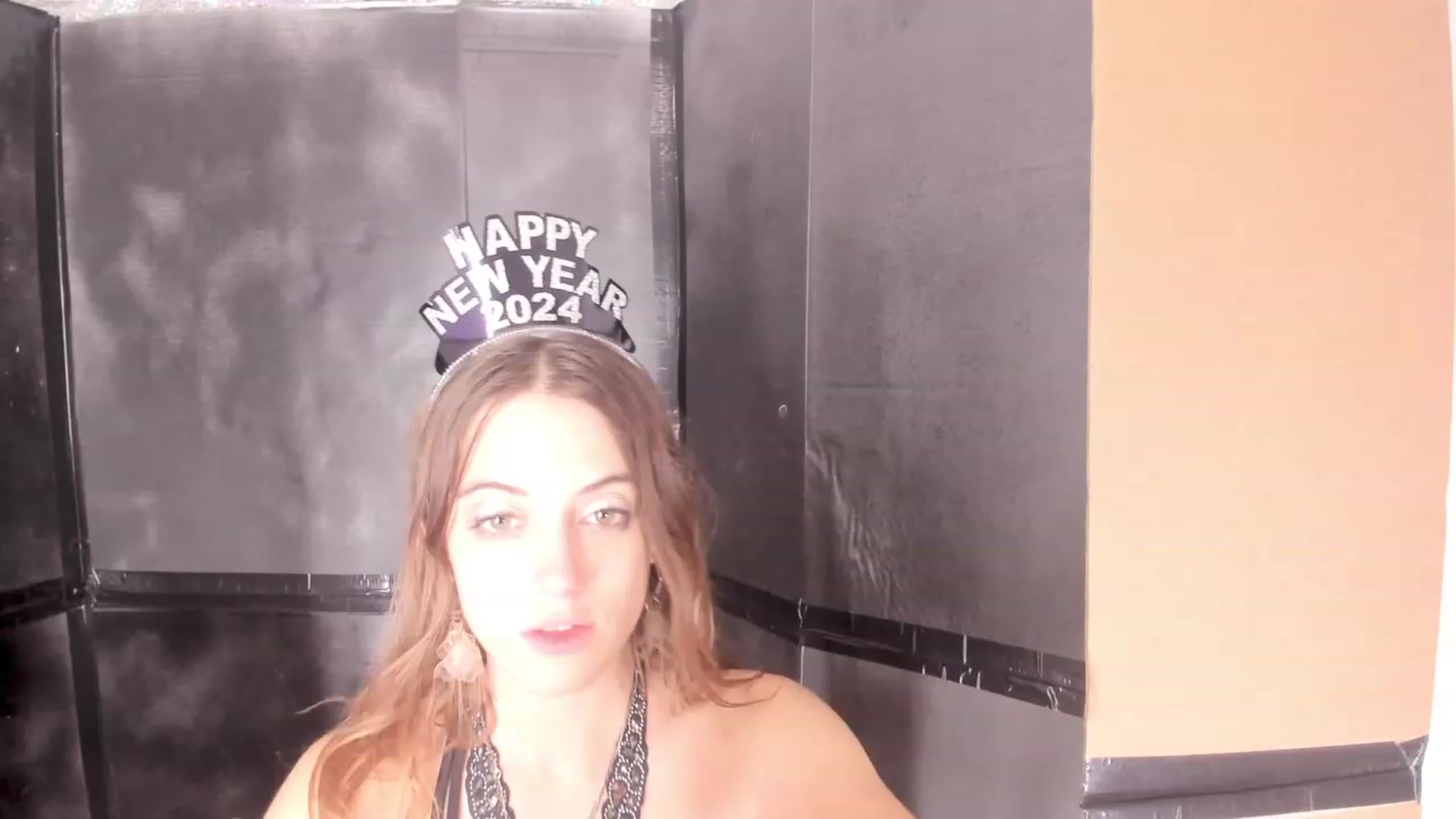 Gallery image thumbnail from NaomiDee's myfreecams stream on, 01/01/2024, 08:44 image 10 of 20