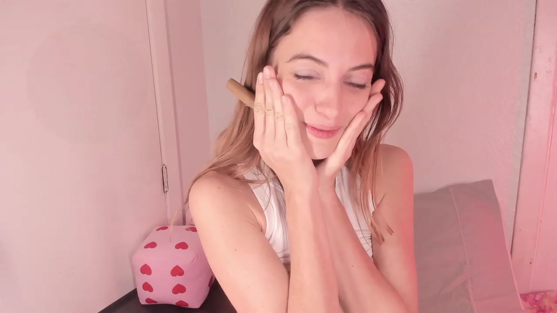 Gallery image thumbnail from NaomiDee's myfreecams stream on, 01/25/2024, 12:29 image 10 of 20