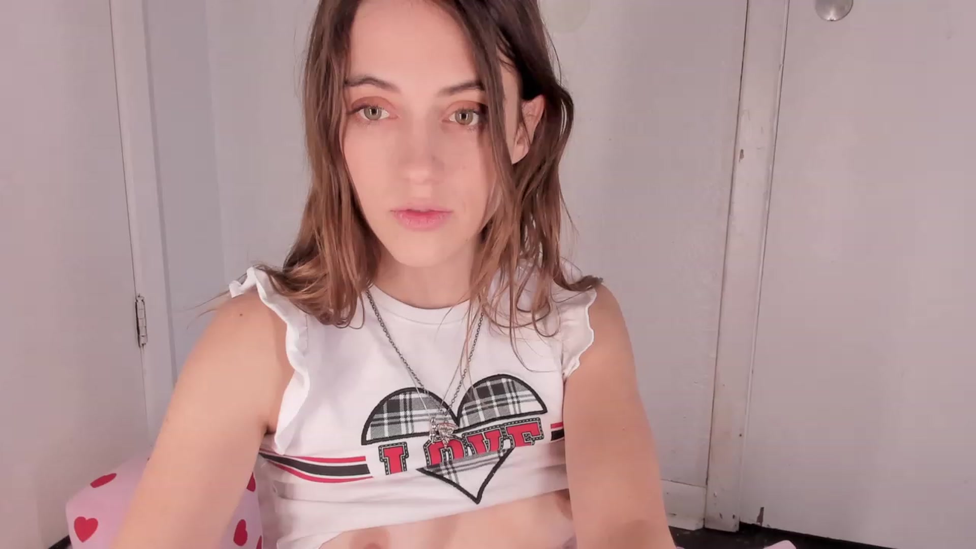 Gallery image thumbnail from NaomiDee's myfreecams stream on, 01/30/2024, 24:32 image 2 of 20