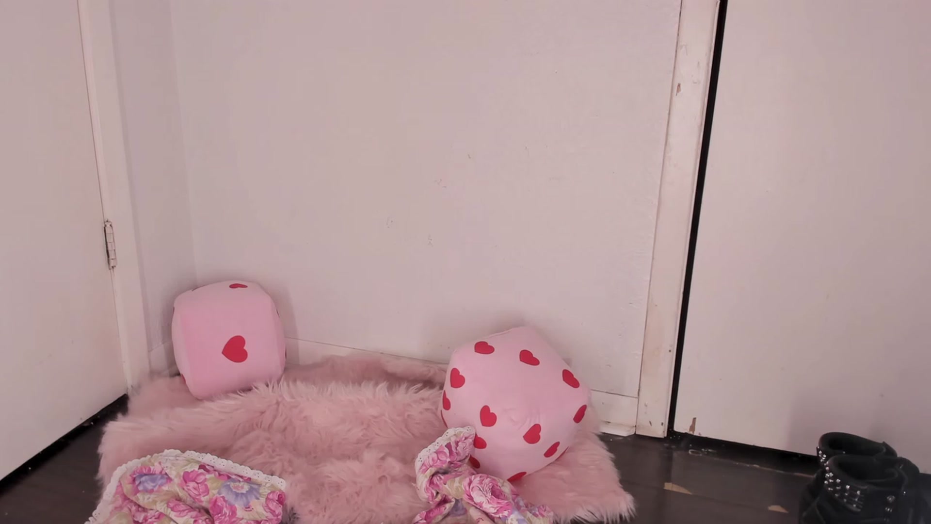 Gallery image thumbnail from NaomiDee's myfreecams stream on, 01/30/2024, 24:56 image 1 of 20