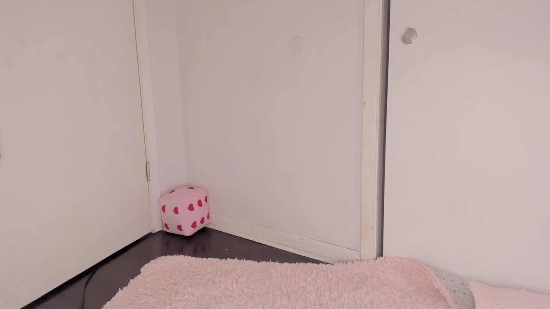 Gallery image thumbnail from NaomiDee's myfreecams stream on, 02/07/2024, 01:11 image 5 of 20