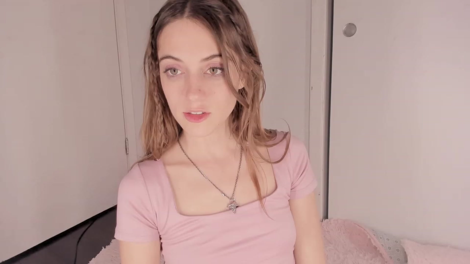 Gallery image thumbnail from NaomiDee's myfreecams stream on, 02/07/2024, 01:11 image 17 of 20