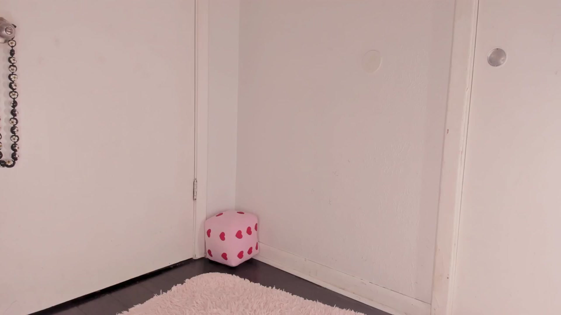 Gallery image thumbnail from NaomiDee's myfreecams stream on, 02/08/2024, 10:22 image 4 of 20