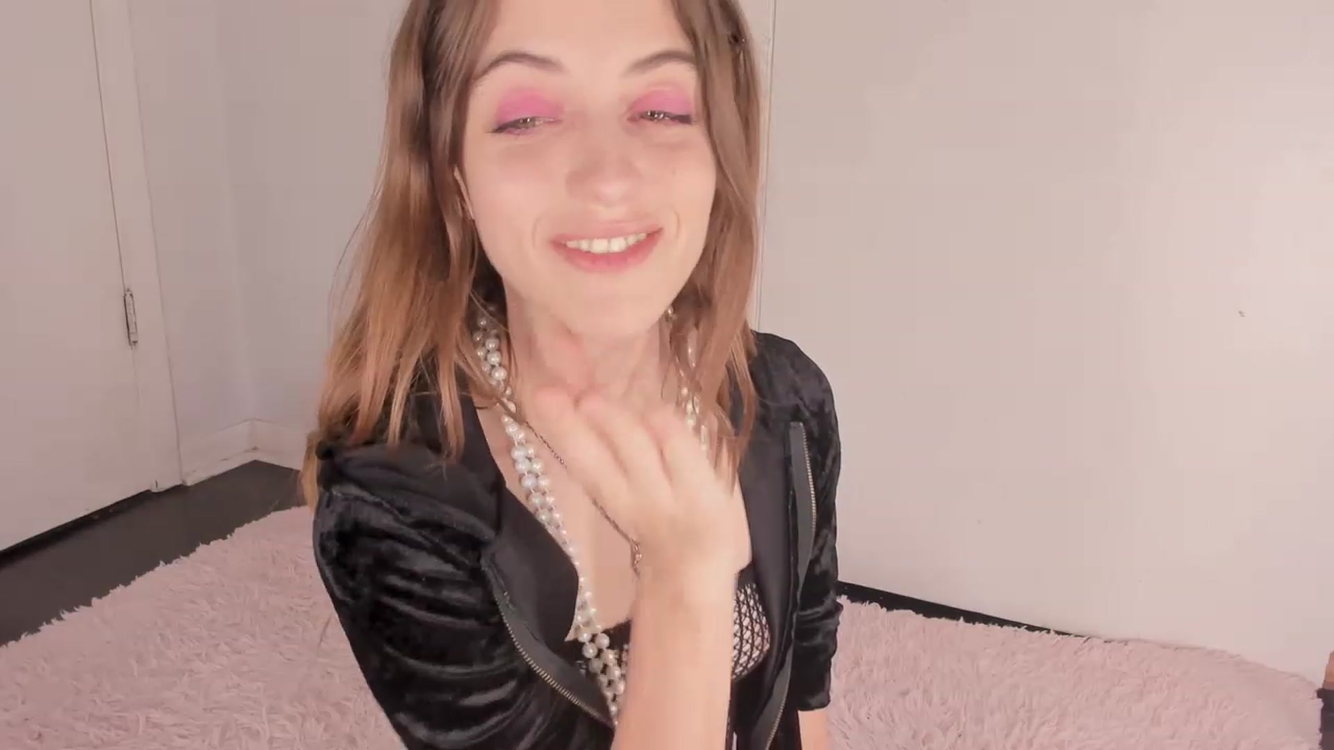 Gallery image thumbnail from NaomiDee's myfreecams stream on, 02/09/2024, 03:48 image 19 of 20
