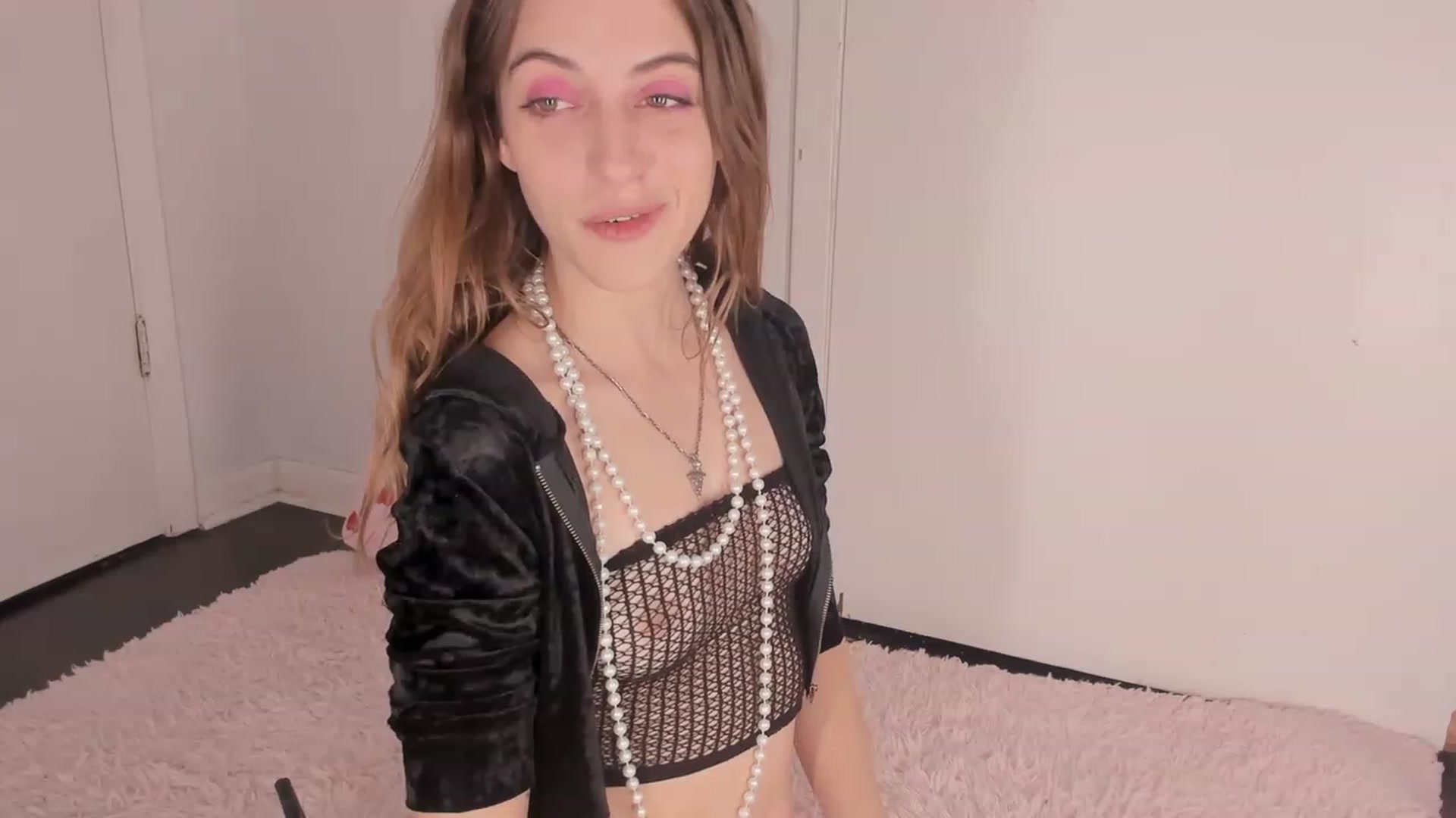 Gallery image thumbnail from NaomiDee's myfreecams stream on, 02/09/2024, 03:48 image 17 of 20