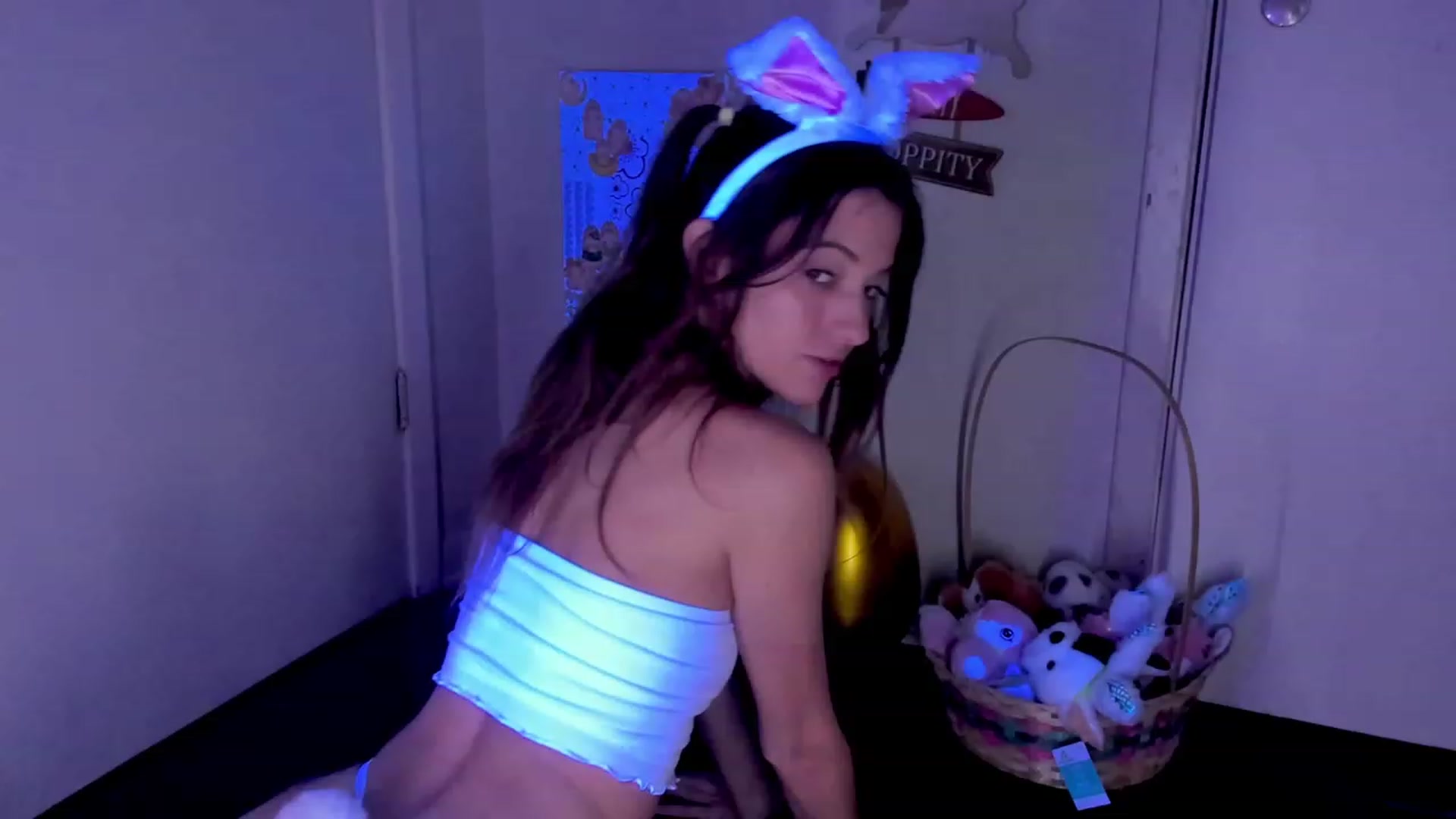 Gallery image thumbnail from NaomiDee's myfreecams stream on, 03/09/2024, 12:55 image 3 of 20