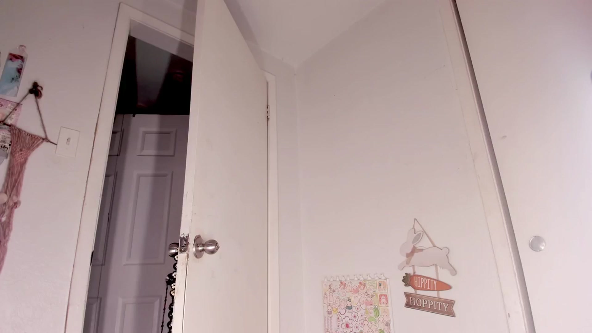 Gallery image thumbnail from NaomiDee's myfreecams stream on, 03/19/2024, 01:55 image 11 of 20