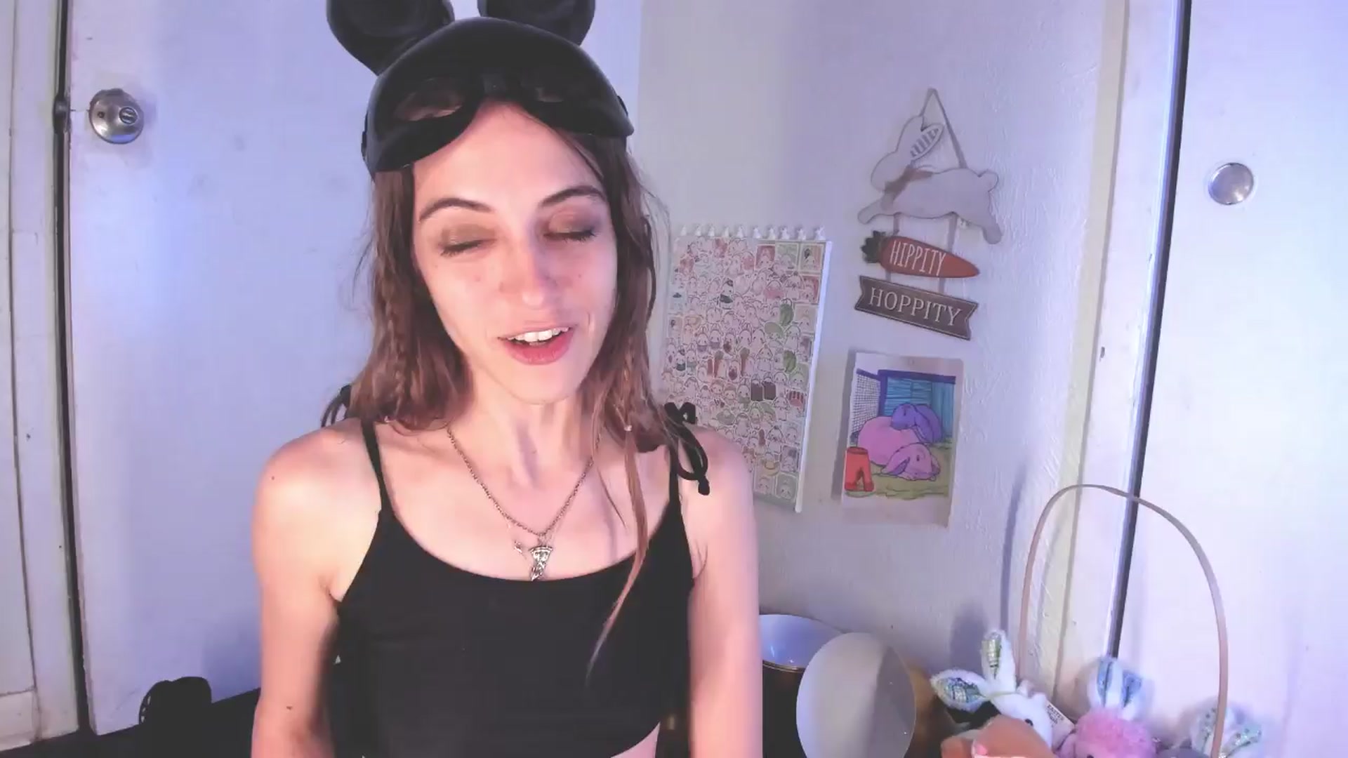 Gallery image thumbnail from NaomiDee's myfreecams stream on, 03/30/2024, 08:52 image 6 of 20