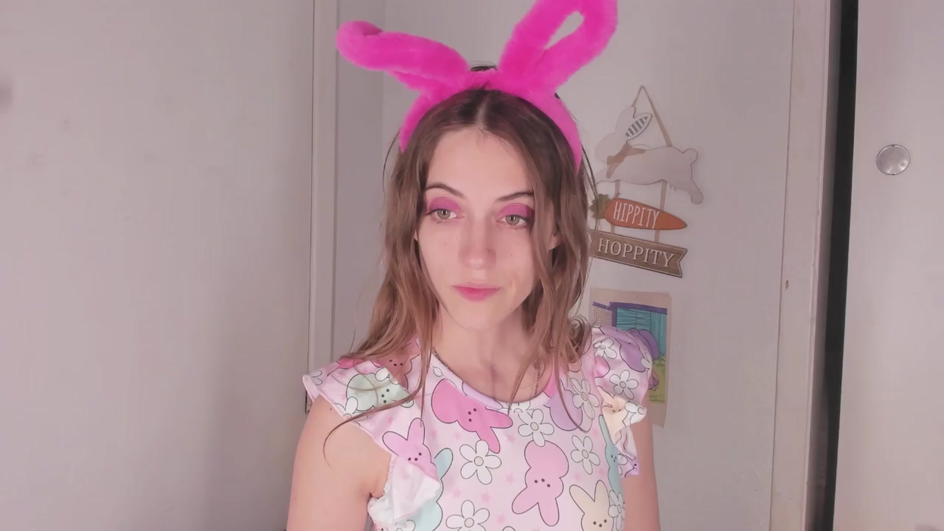 Gallery image thumbnail from NaomiDee's myfreecams stream on, 04/01/2024, 07:23 image 18 of 20