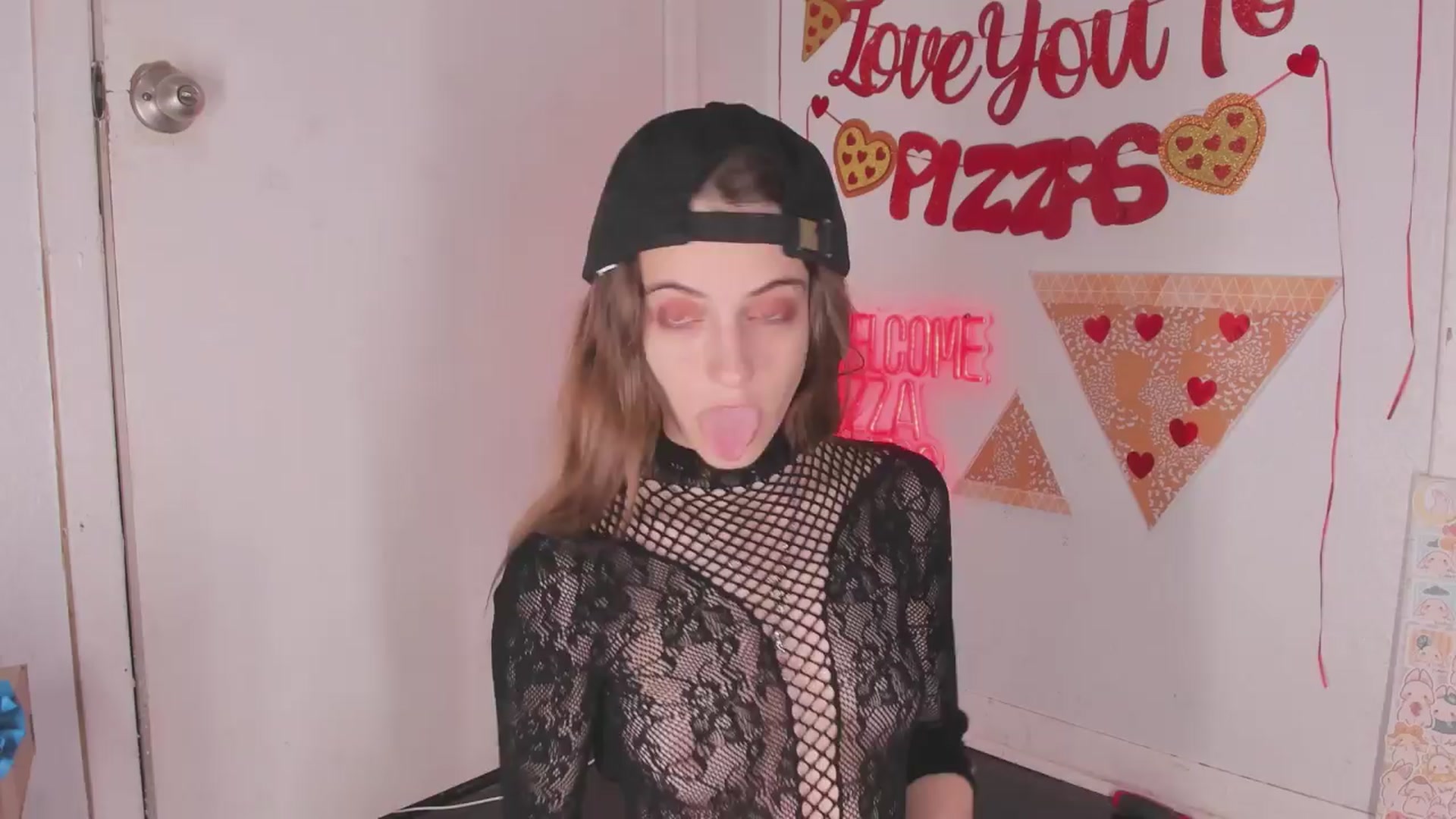 Gallery image thumbnail from NaomiDee's myfreecams stream on, 04/02/2024, 08:17 image 10 of 20