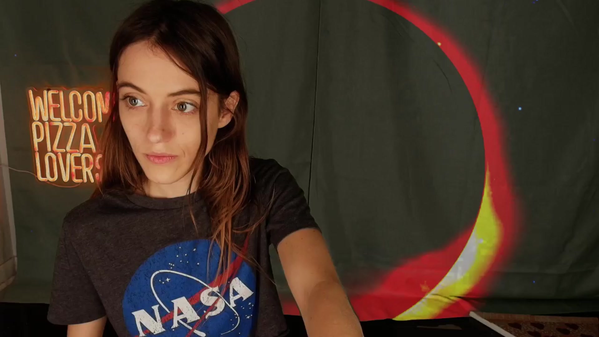 Gallery image thumbnail from NaomiDee's myfreecams stream on, 04/09/2024, 03:12 image 1 of 20