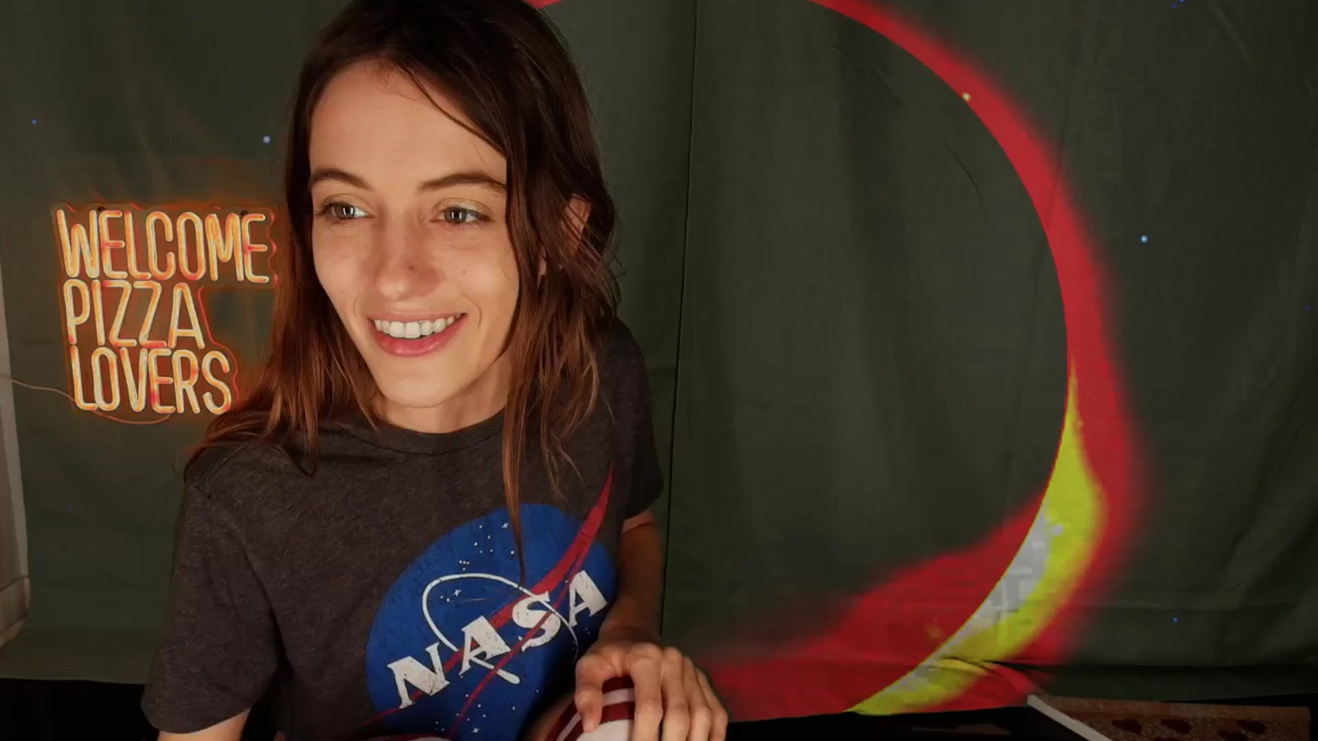 Gallery image thumbnail from NaomiDee's myfreecams stream on, 04/09/2024, 03:12 image 6 of 20