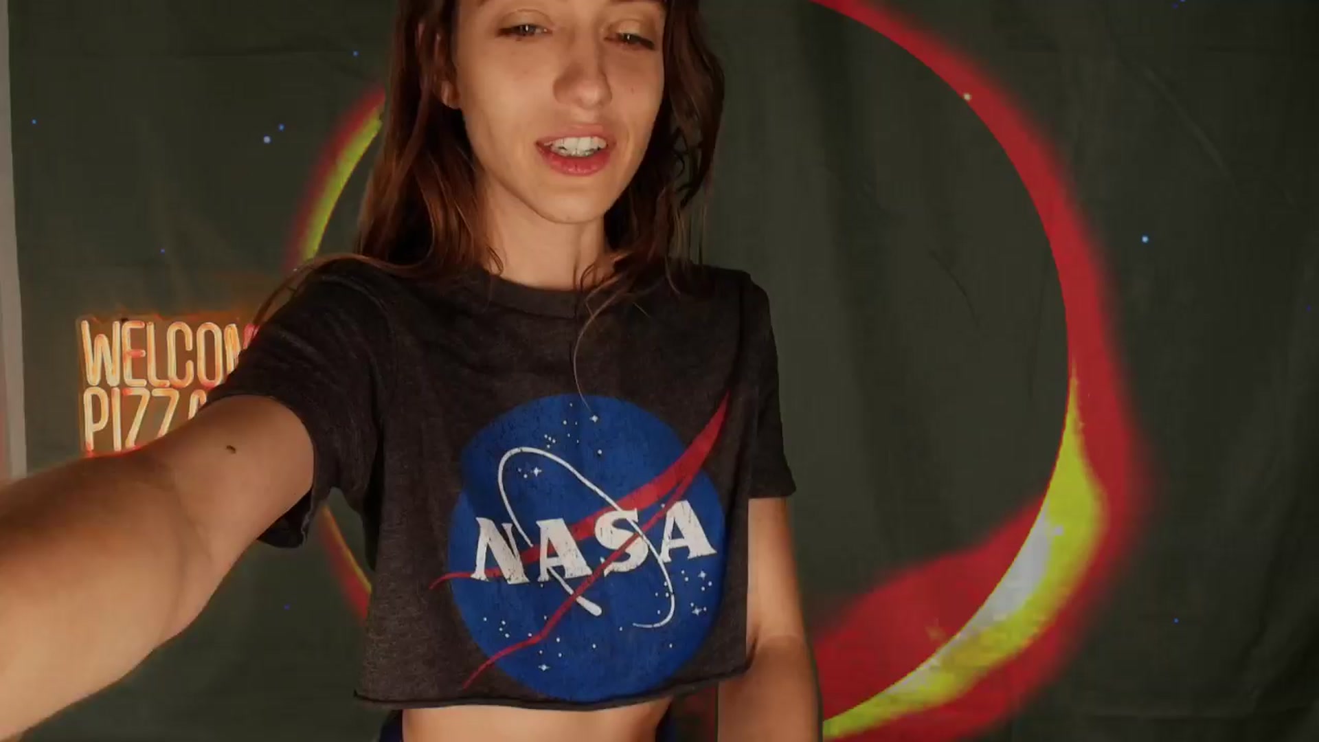 Gallery image thumbnail from NaomiDee's myfreecams stream on, 04/09/2024, 03:12 image 7 of 20