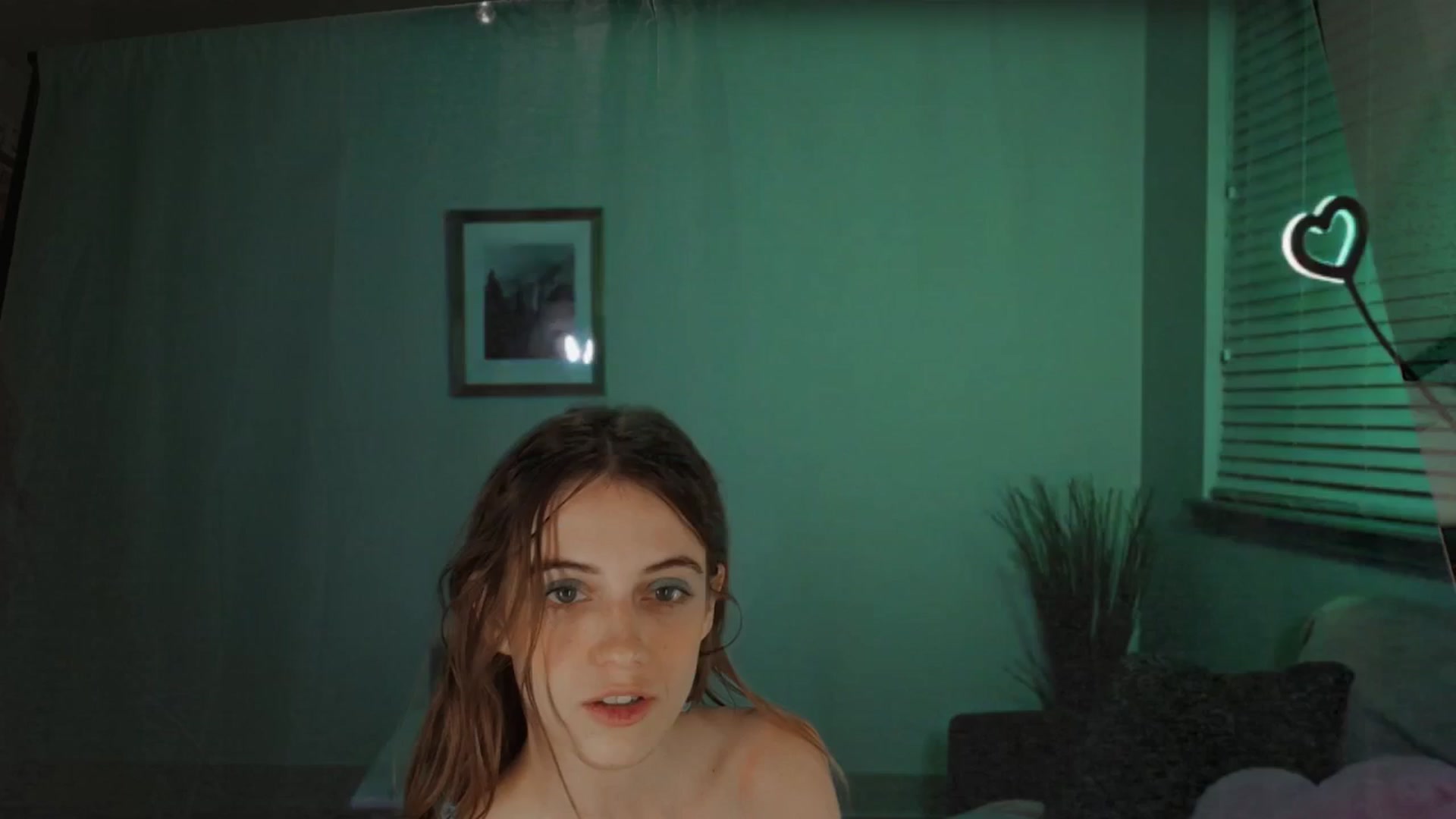 Gallery image thumbnail from NaomiDee's myfreecams stream on, 04/21/2024, 05:50 image 1 of 20