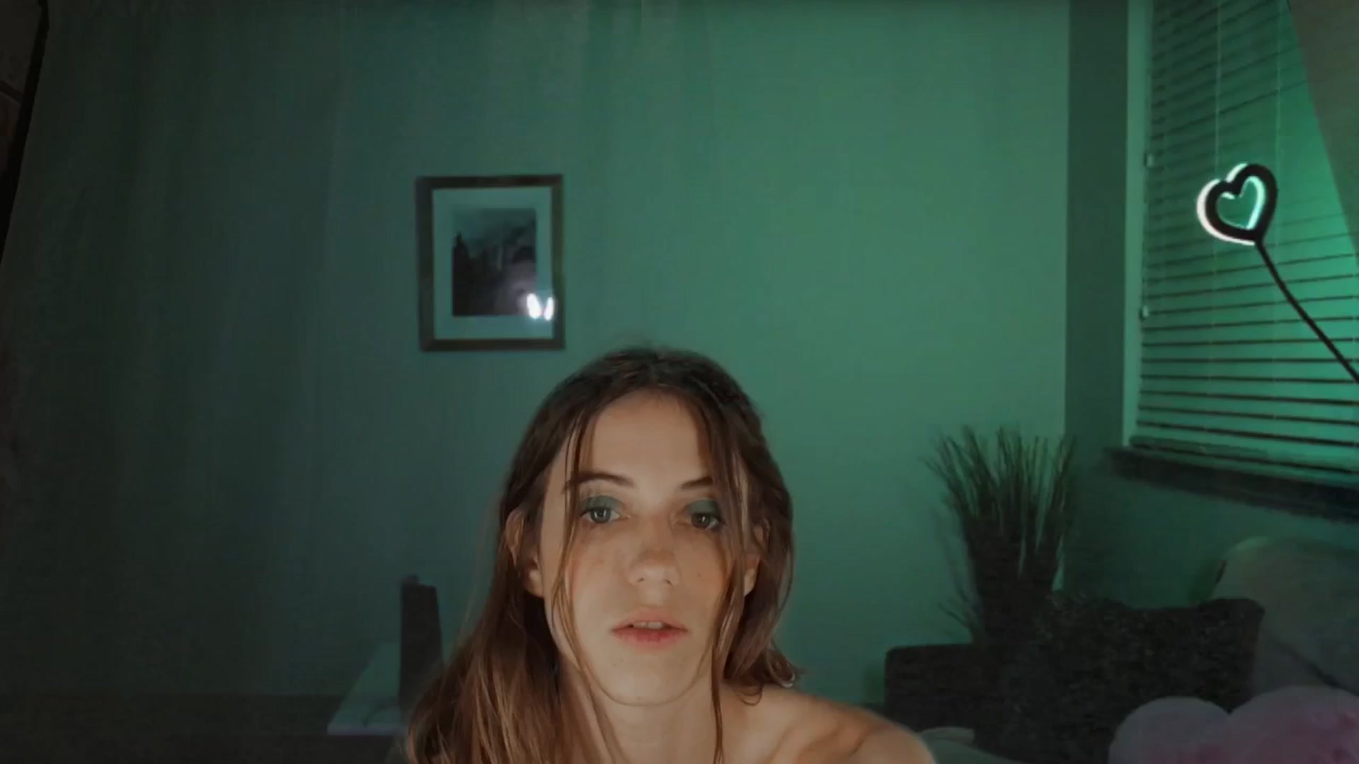Gallery image thumbnail from NaomiDee's myfreecams stream on, 04/21/2024, 05:50 image 3 of 20