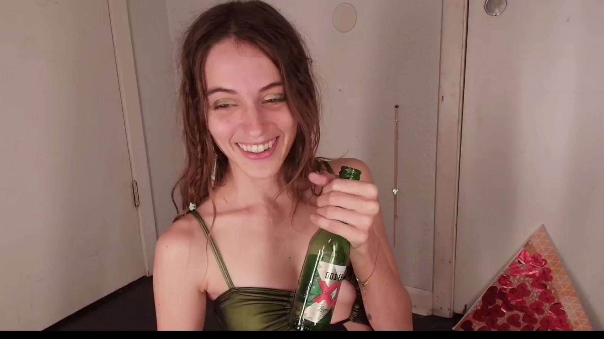 Gallery image thumbnail from NaomiDee's myfreecams stream on, 04/23/2024, 08:36 image 3 of 20