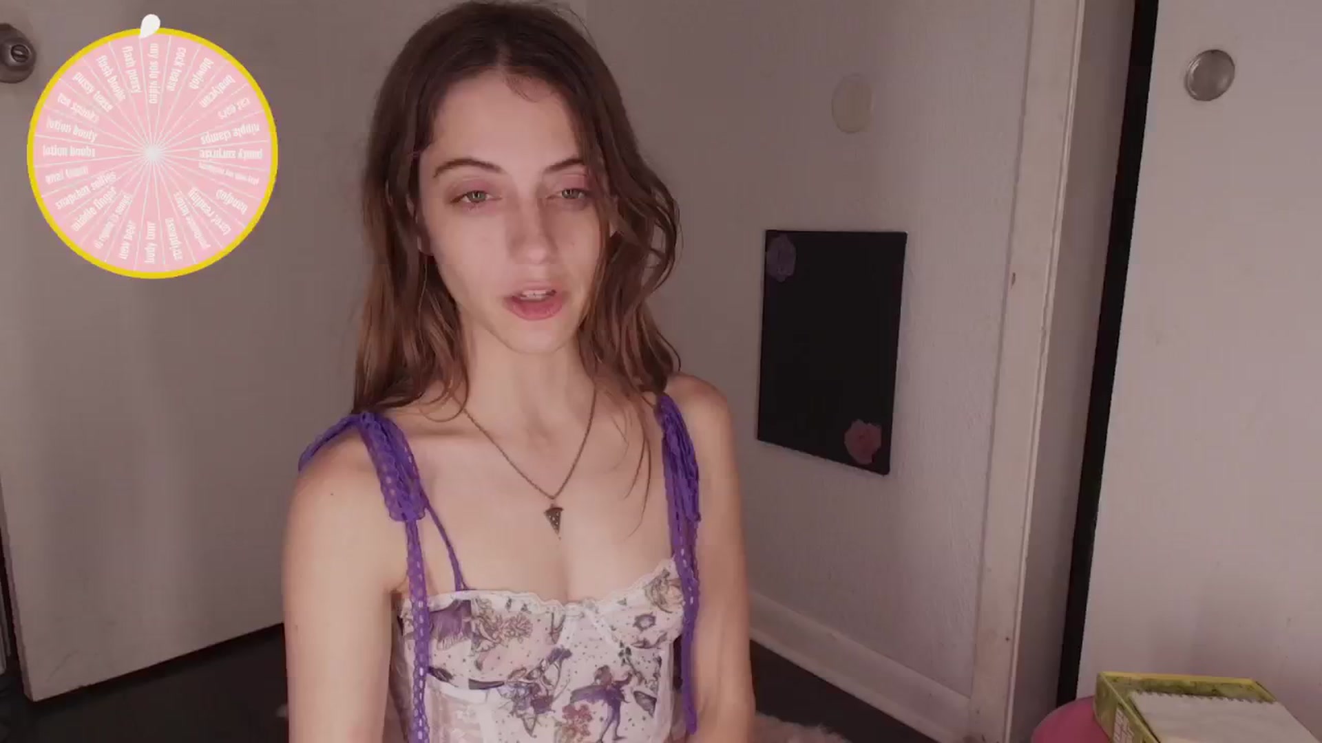 Gallery image thumbnail from NaomiDee's myfreecams stream on, 05/03/2024, 15:28 image 9 of 20