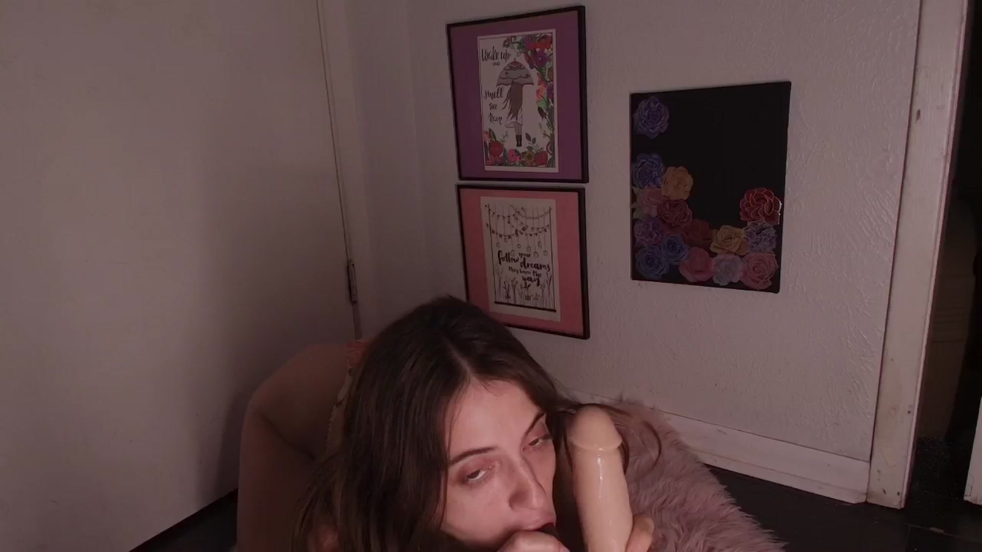 Gallery image thumbnail from NaomiDee's myfreecams stream on, 05/08/2024, 03:37 image 15 of 20