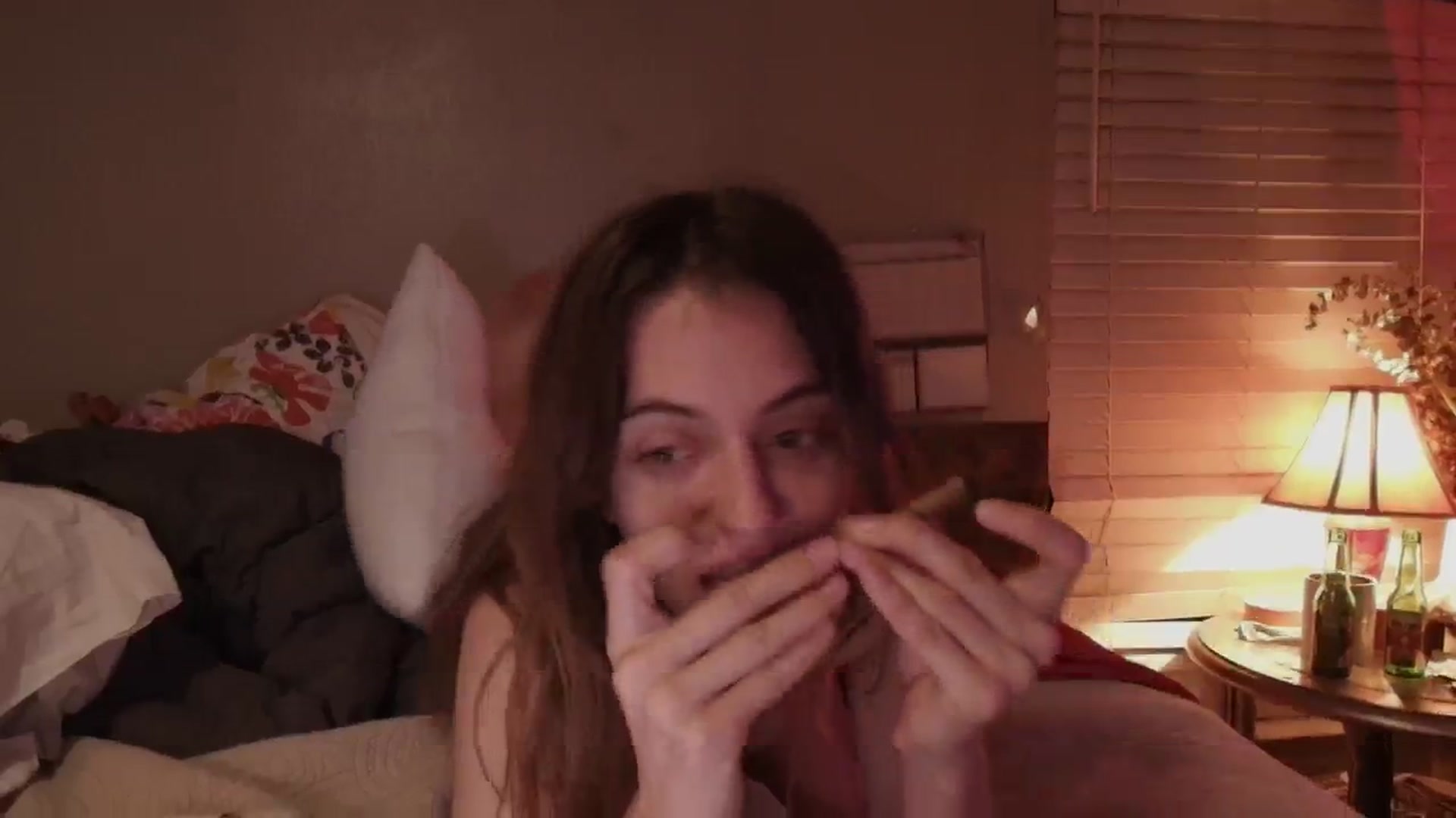 Gallery image thumbnail from NaomiDee's myfreecams stream on, 05/08/2024, 06:11 image 3 of 20