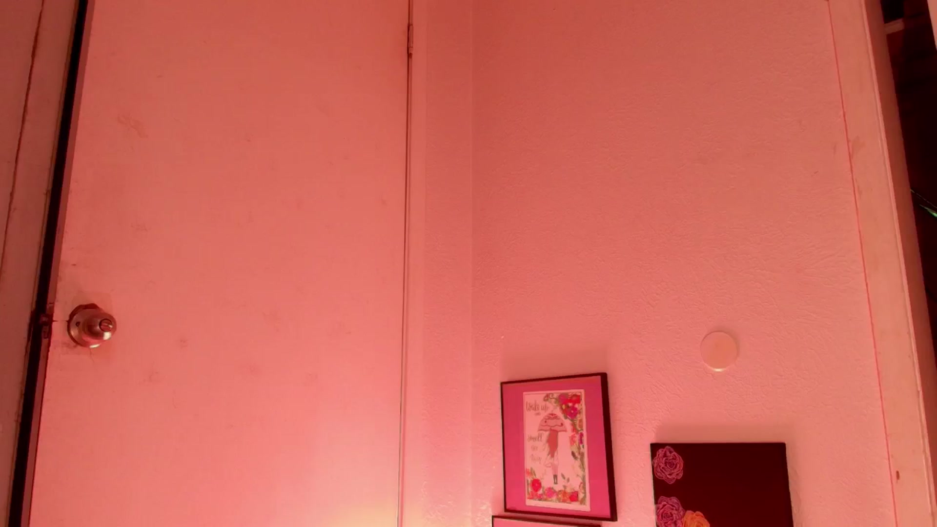 Gallery image thumbnail from NaomiDee's myfreecams stream on, 05/09/2024, 10:55 image 20 of 20
