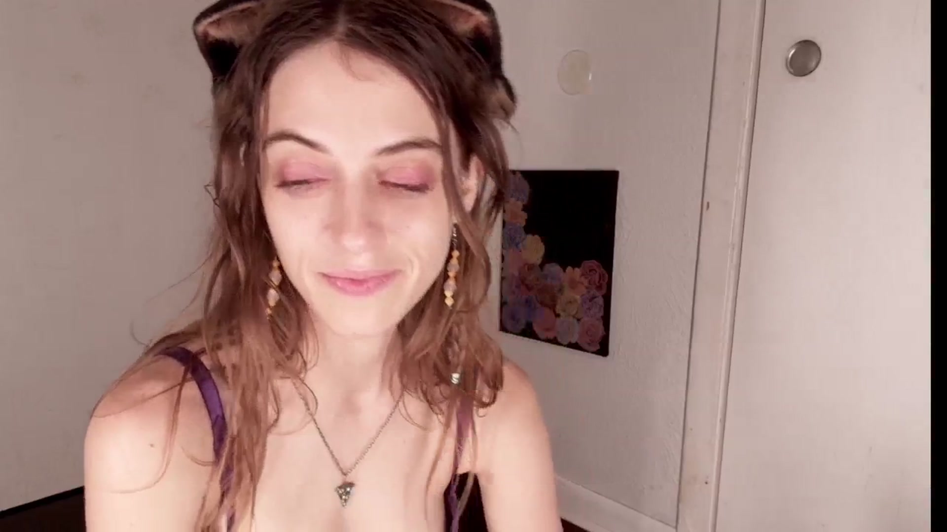 Gallery image thumbnail from NaomiDee's myfreecams stream on, 05/11/2024, 10:36 image 16 of 20