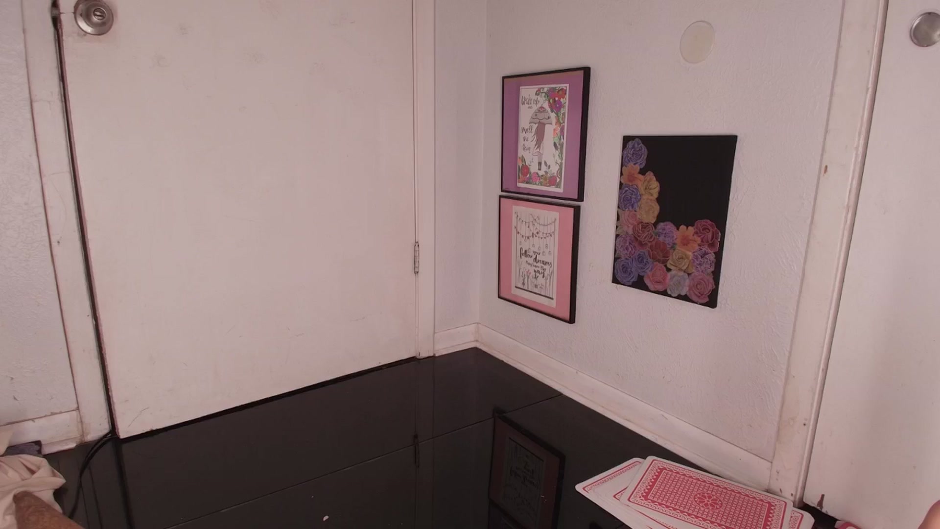 Gallery image thumbnail from NaomiDee's myfreecams stream on, 05/12/2024, 10:47 image 12 of 20