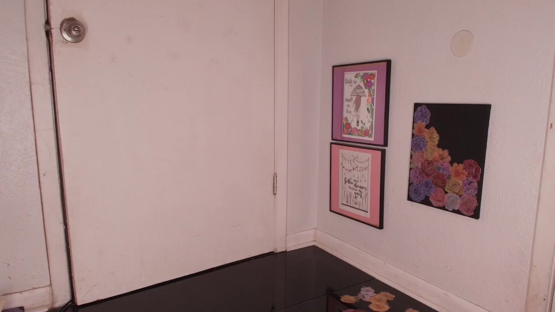 Gallery image thumbnail from NaomiDee's myfreecams stream on, 05/12/2024, 10:47 image 16 of 20