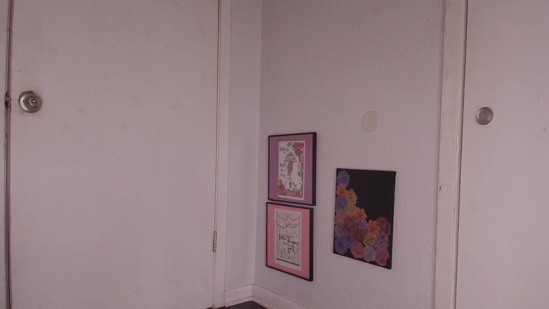 Gallery image thumbnail from NaomiDee's myfreecams stream on, 05/16/2024, 24:26 image 16 of 20