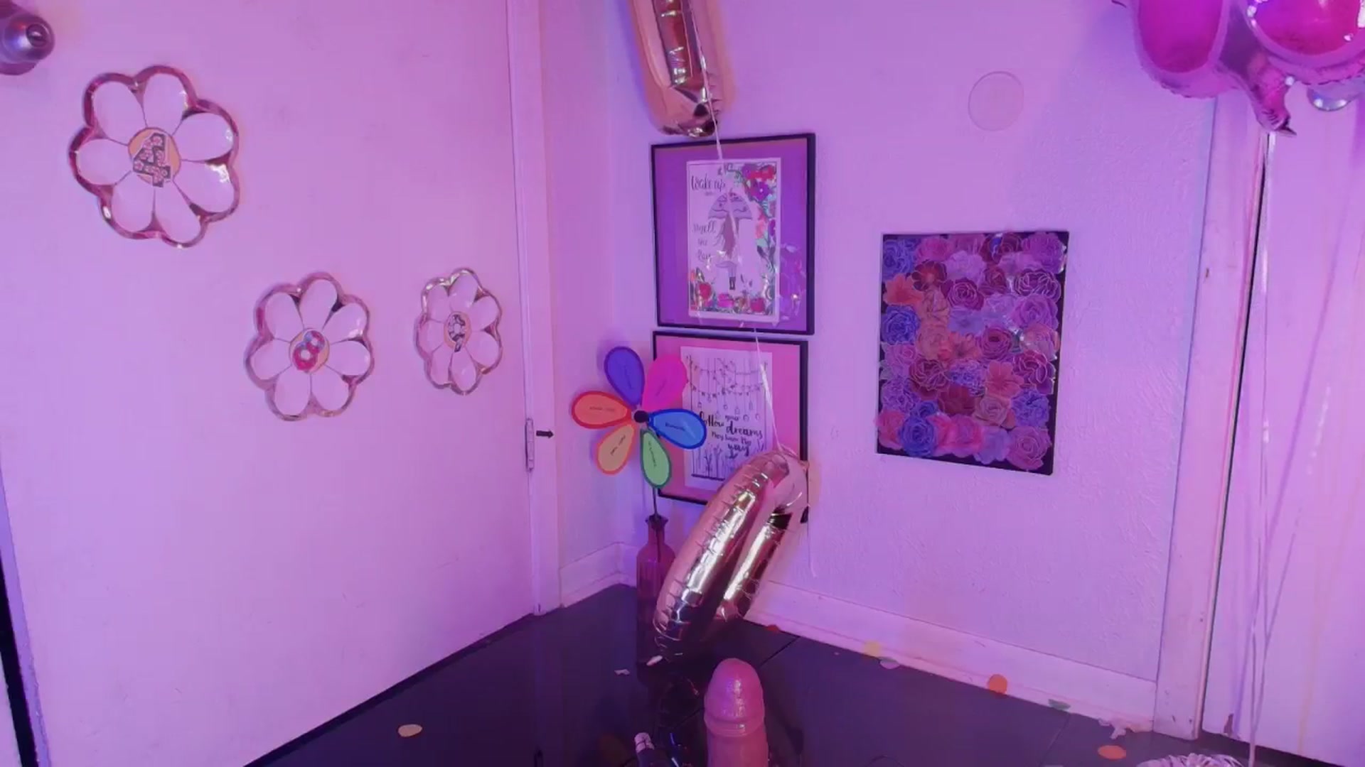 Gallery image thumbnail from NaomiDee's myfreecams stream on, 05/19/2024, 08:24 image 3 of 20