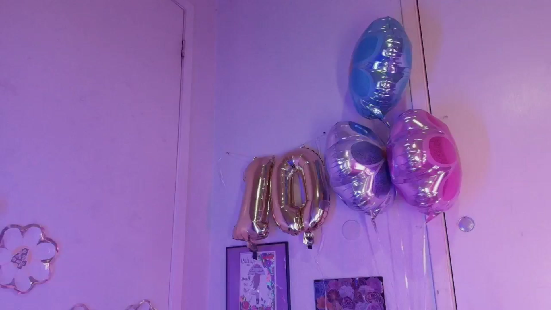 Gallery image thumbnail from NaomiDee's myfreecams stream on, 05/19/2024, 12:26 image 15 of 20