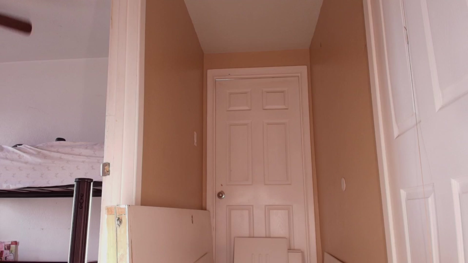 Gallery image thumbnail from NaomiDee's myfreecams stream on, 05/30/2024, 21:38 image 17 of 20