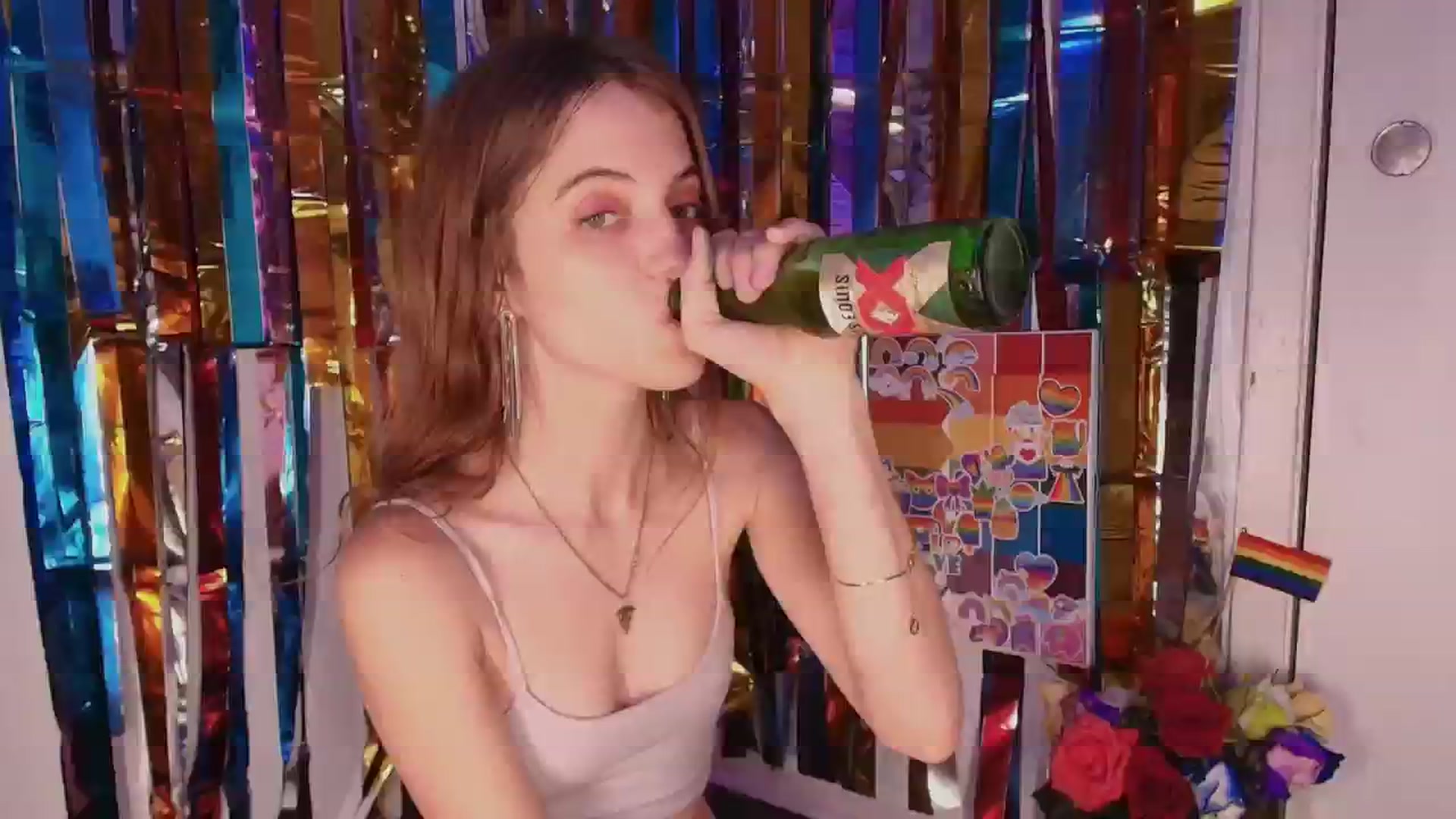 Gallery image thumbnail from NaomiDee's myfreecams stream on, 06/10/2024, 03:18 image 7 of 20