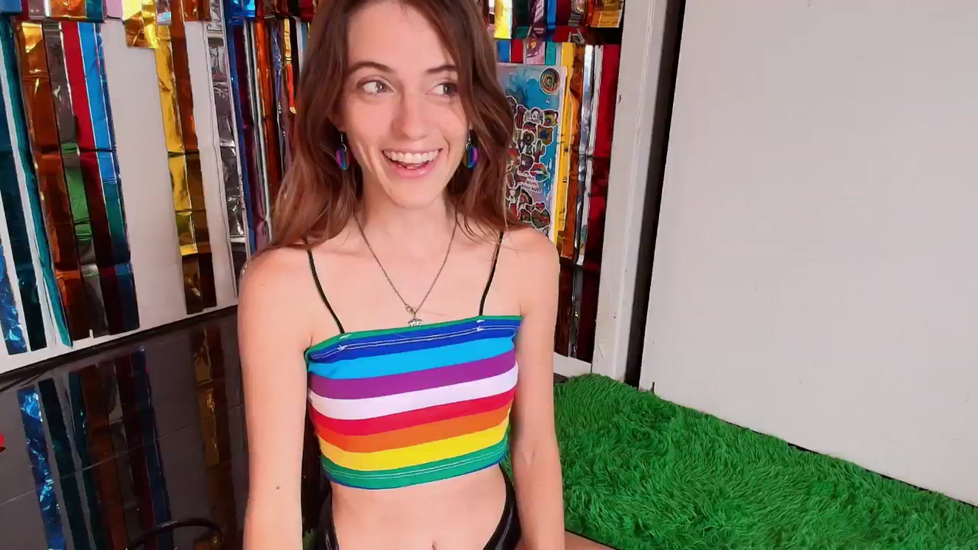 Gallery image thumbnail from NaomiDee's myfreecams stream on, 06/25/2024, 19:44 image 3 of 20