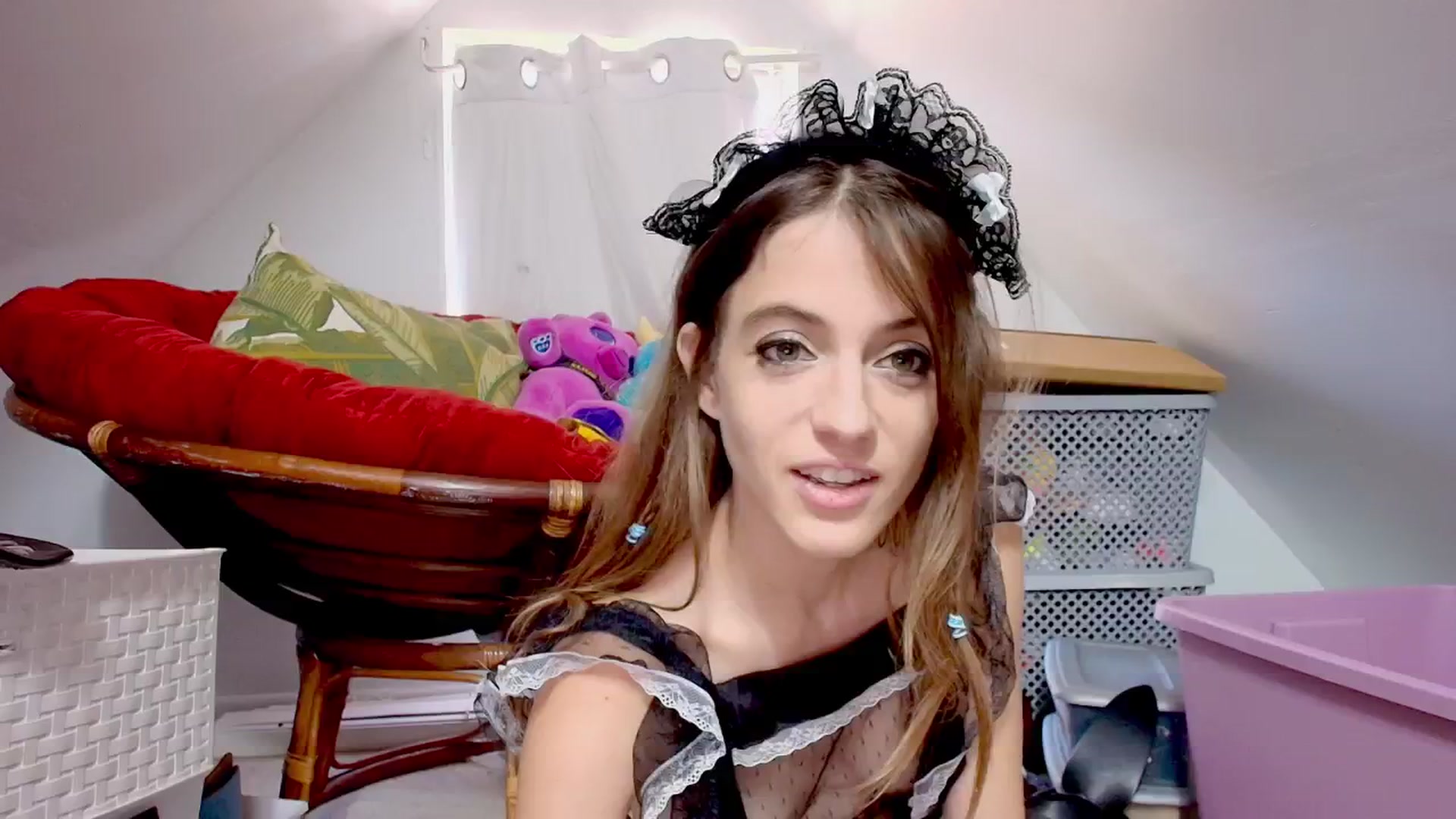 Gallery image thumbnail from NaomiDee's myfreecams stream on, 10/02/2024, 17:20 image 4 of 20
