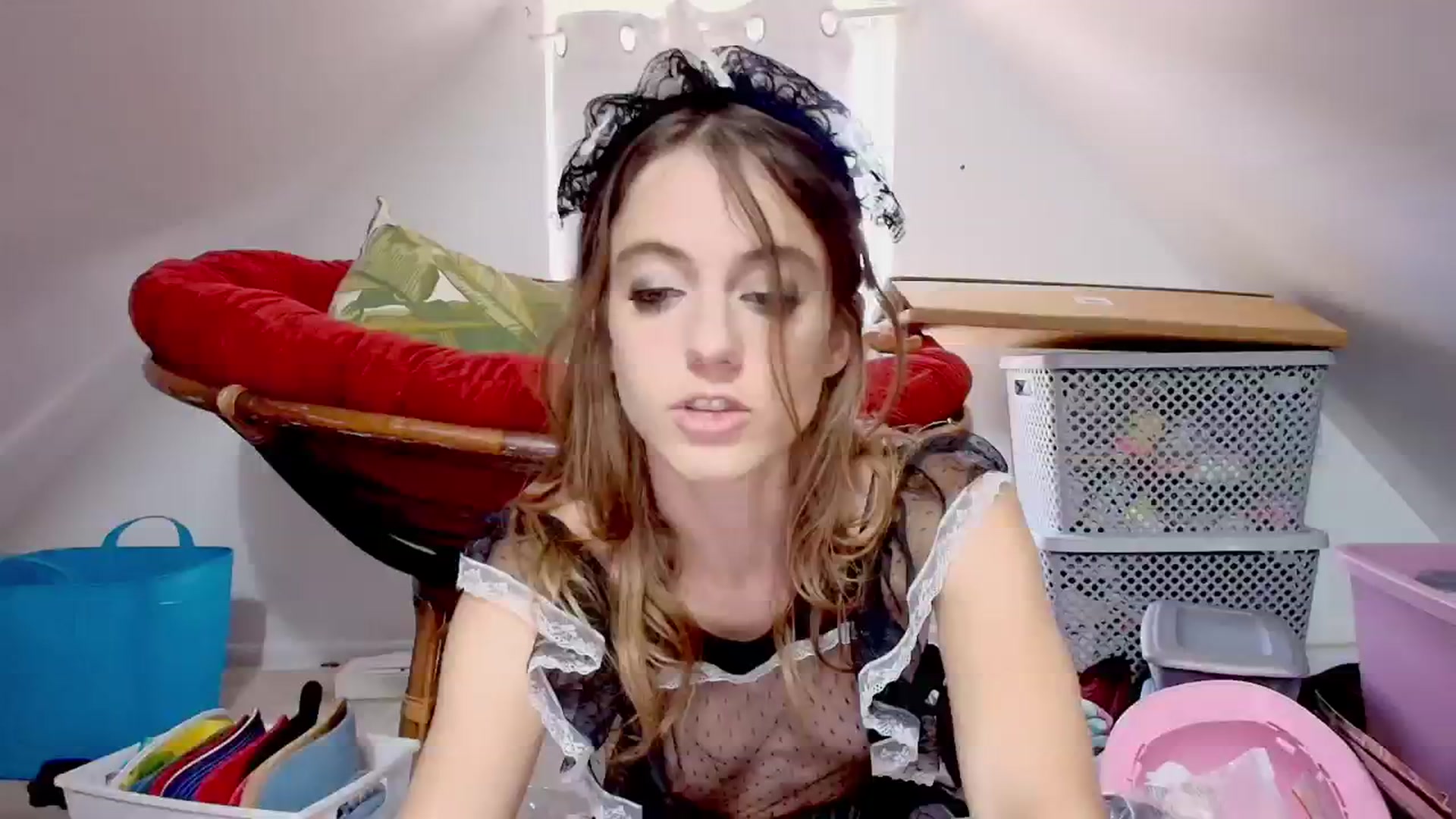 Gallery image thumbnail from NaomiDee's myfreecams stream on, 10/02/2024, 19:12 image 12 of 20
