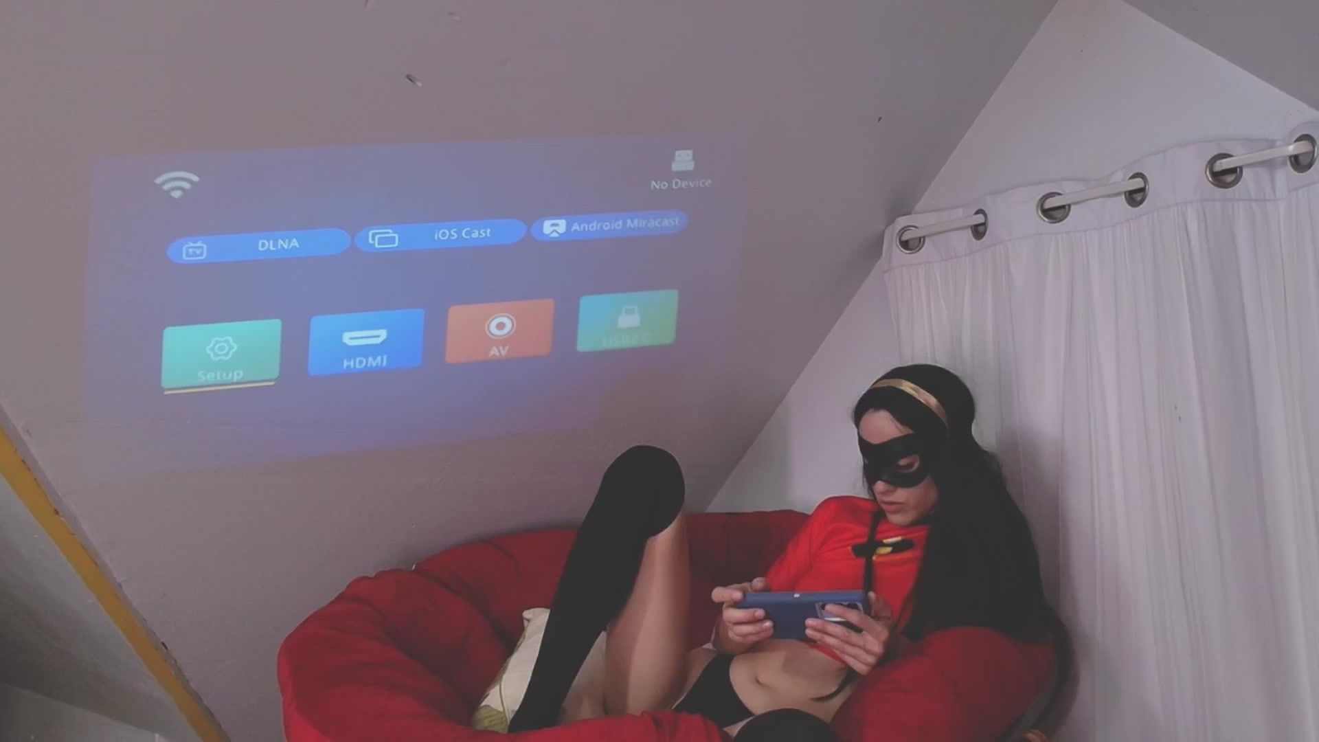 Gallery image thumbnail from NaomiDee's myfreecams stream on, 10/07/2024, 11:30 image 14 of 20