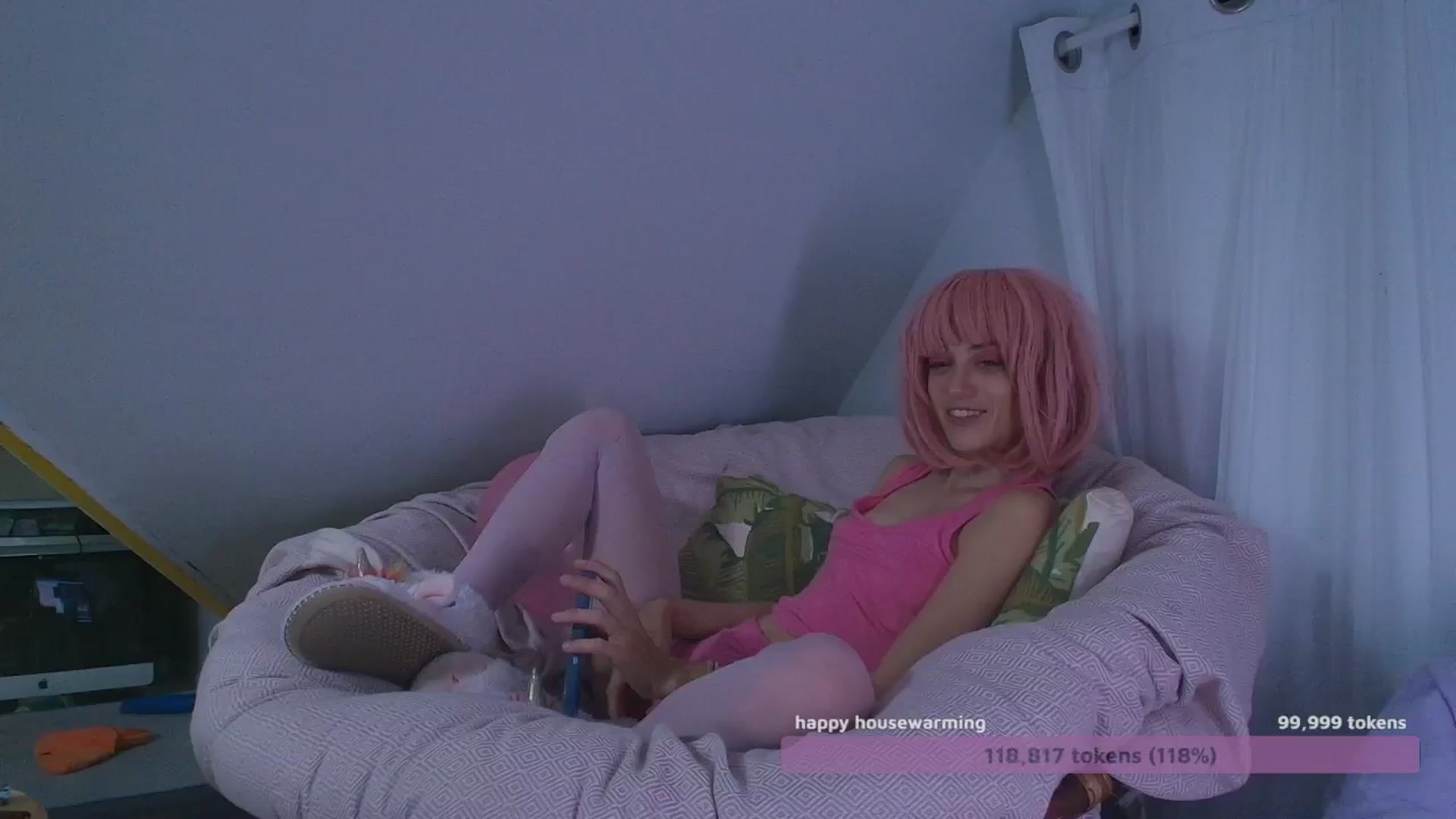 Gallery image thumbnail from NaomiDee's myfreecams stream on, 10/10/2024, 09:28 image 17 of 20