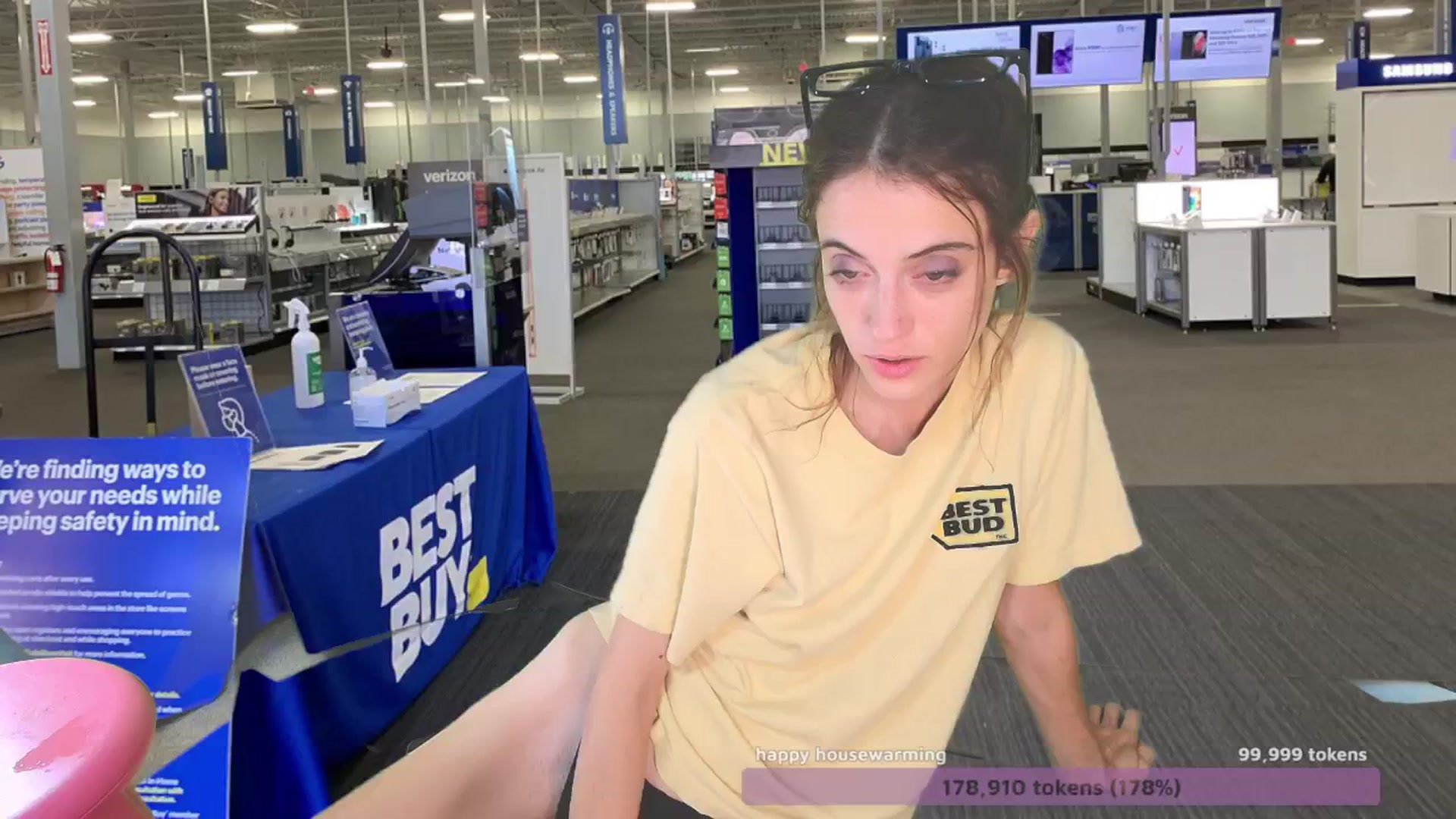 Gallery image thumbnail from NaomiDee's myfreecams stream on, 10/24/2024, 09:13 image 1 of 20