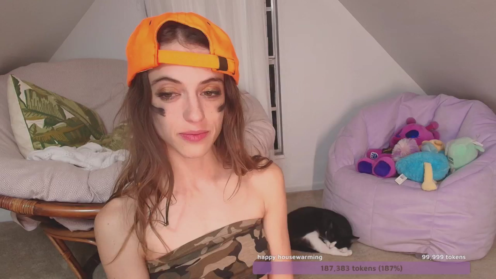 Gallery image thumbnail from NaomiDee's myfreecams stream on, 10/26/2024, 09:35 image 9 of 20