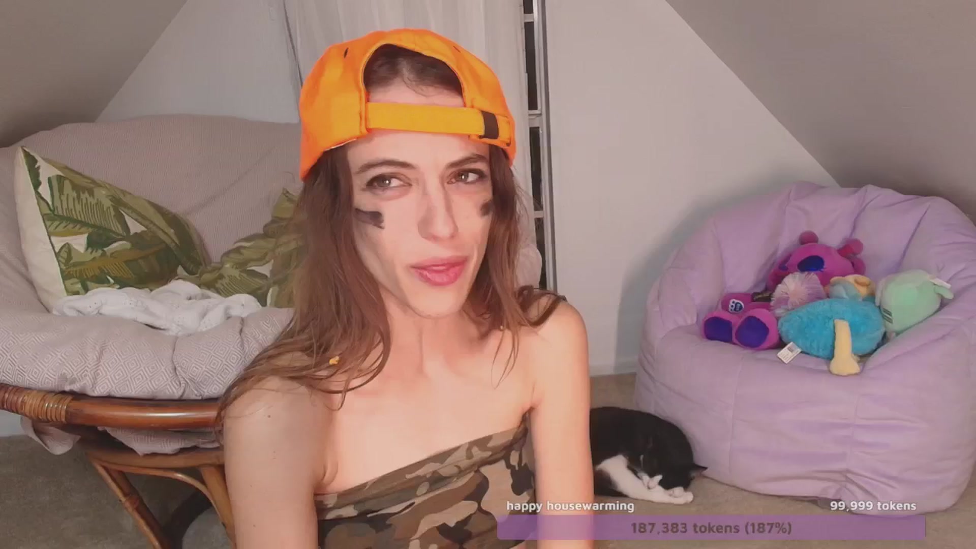 Gallery image thumbnail from NaomiDee's myfreecams stream on, 10/26/2024, 09:35 image 8 of 20