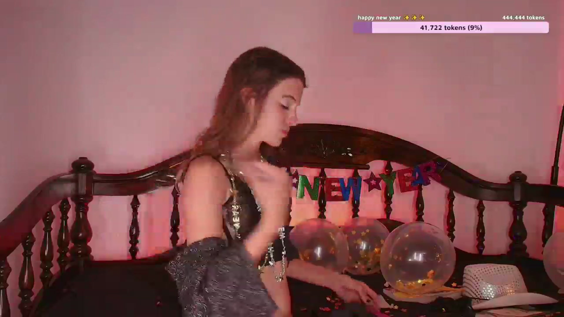 Gallery image thumbnail from NaomiDee's myfreecams stream on, 01/01/2025, 06:39 image 12 of 20