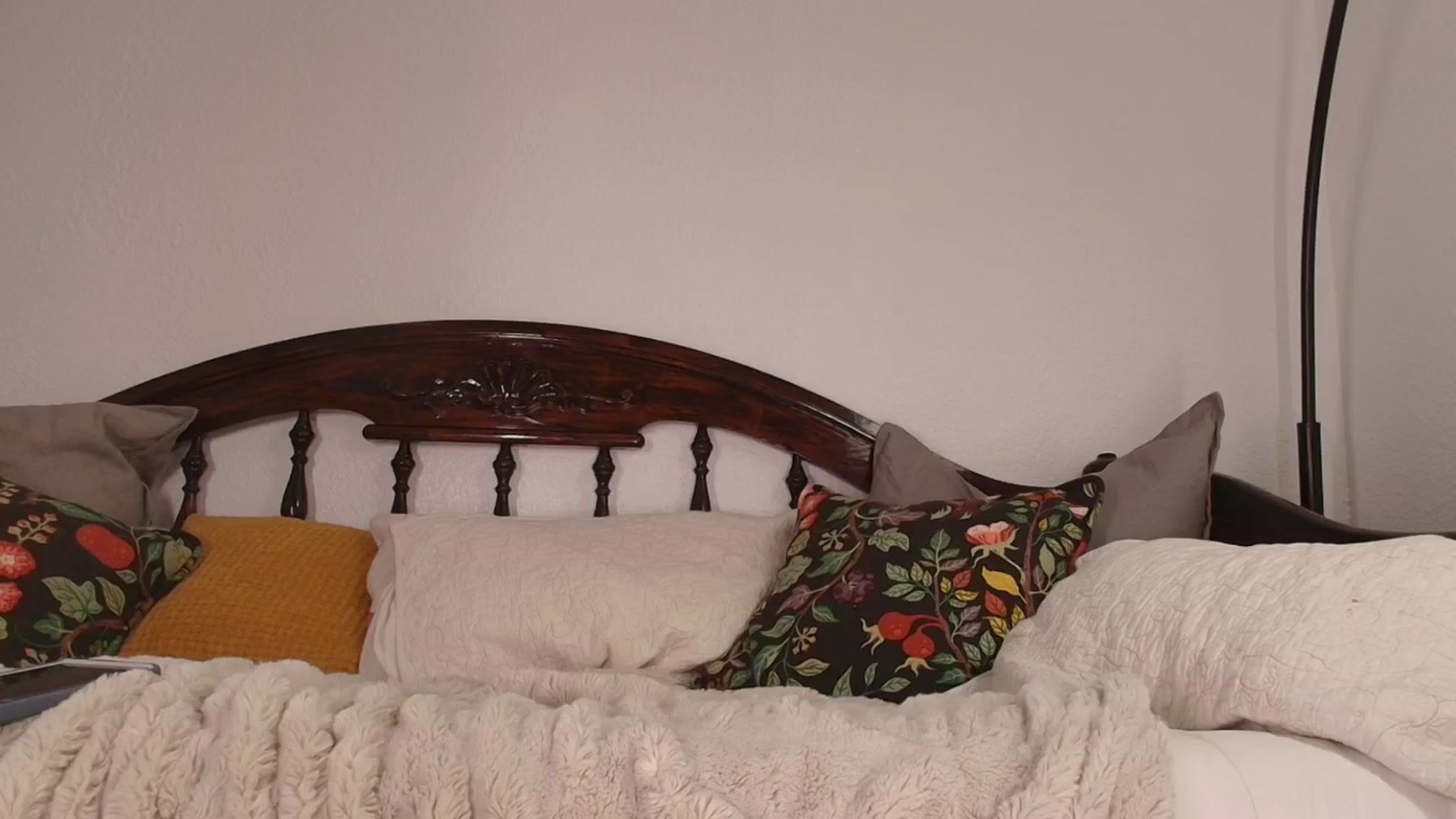 Gallery image thumbnail from NaomiDee's myfreecams stream on, 01/10/2025, 10:12 image 13 of 20