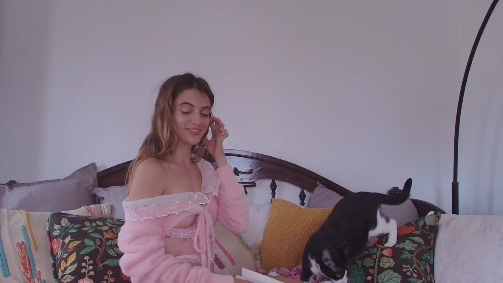 Gallery image thumbnail from NaomiDee's myfreecams stream on, 01/27/2025, 01:40 image 11 of 20