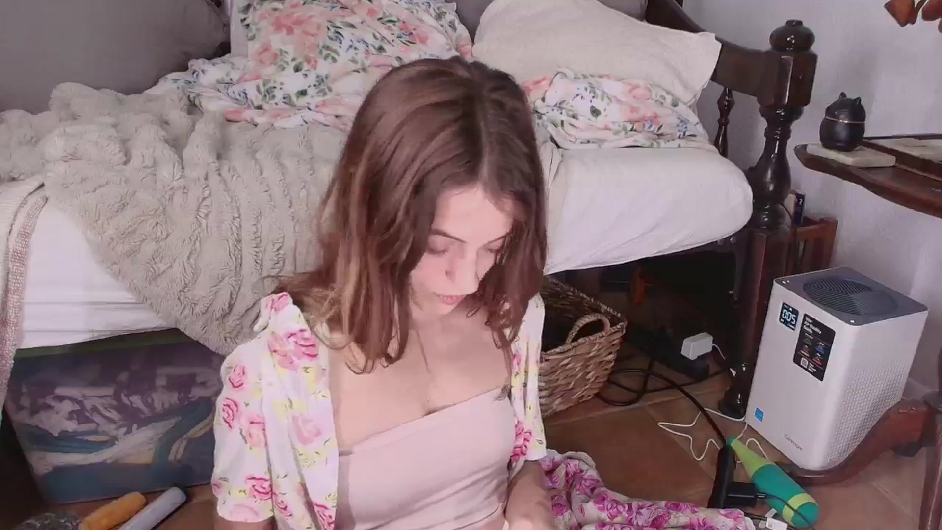 Gallery image thumbnail from NaomiDee's myfreecams stream on, 02/01/2025, 05:25 image 5 of 20